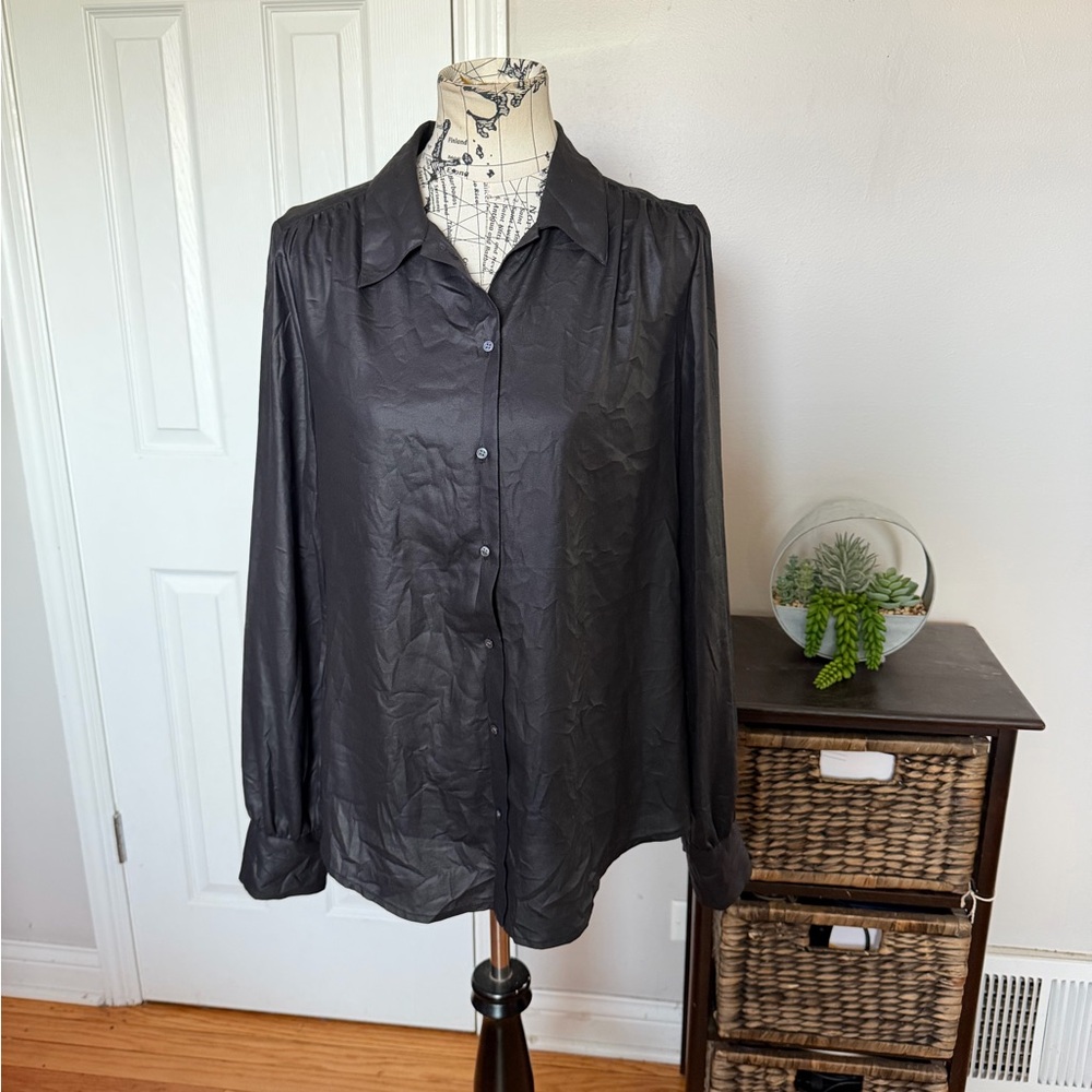 NWOT Elizabeth and James Wet look Button Down Shirt Structured Black Blouse Sz L